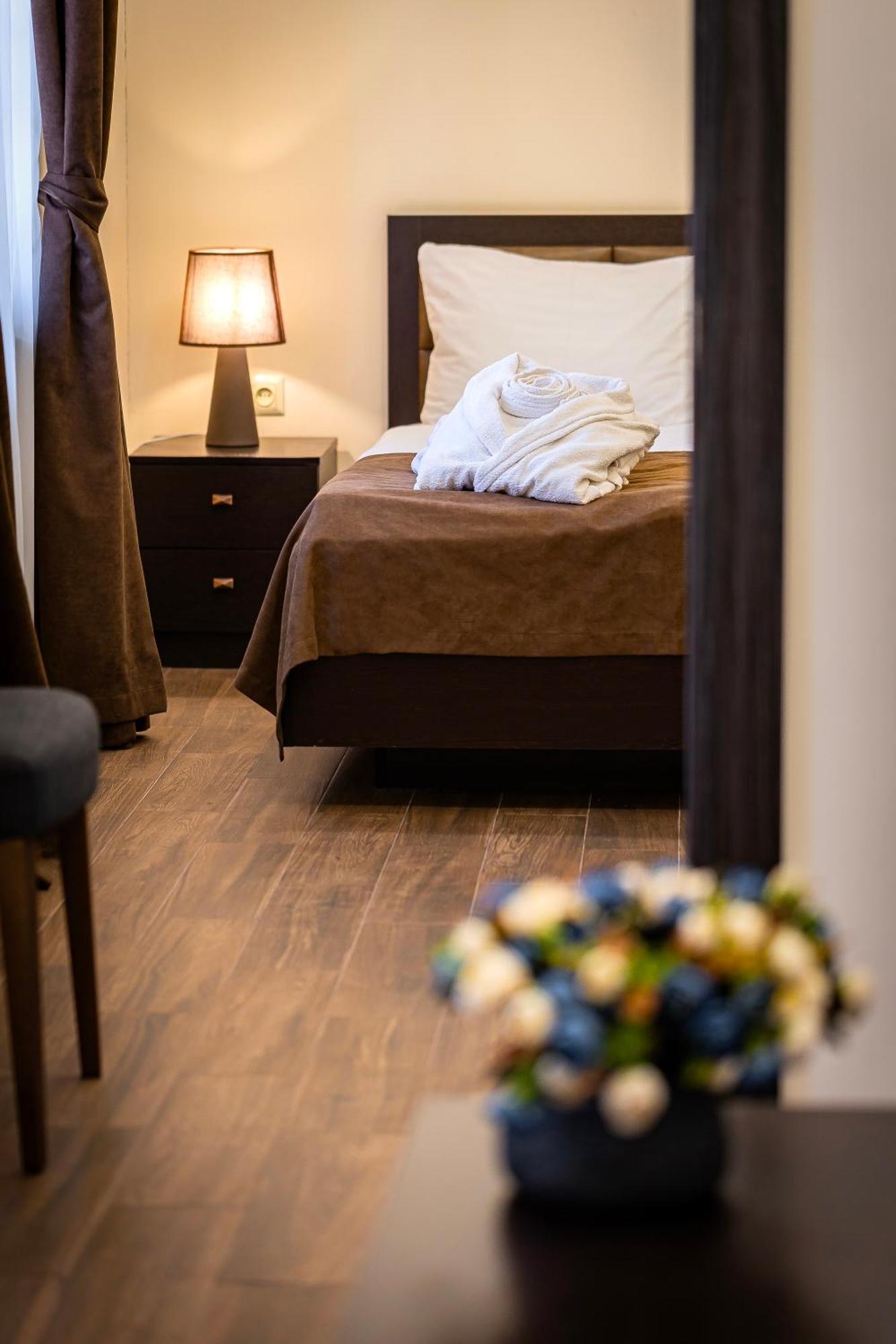 Boutique Living Hotel Ереван Экстерьер фото