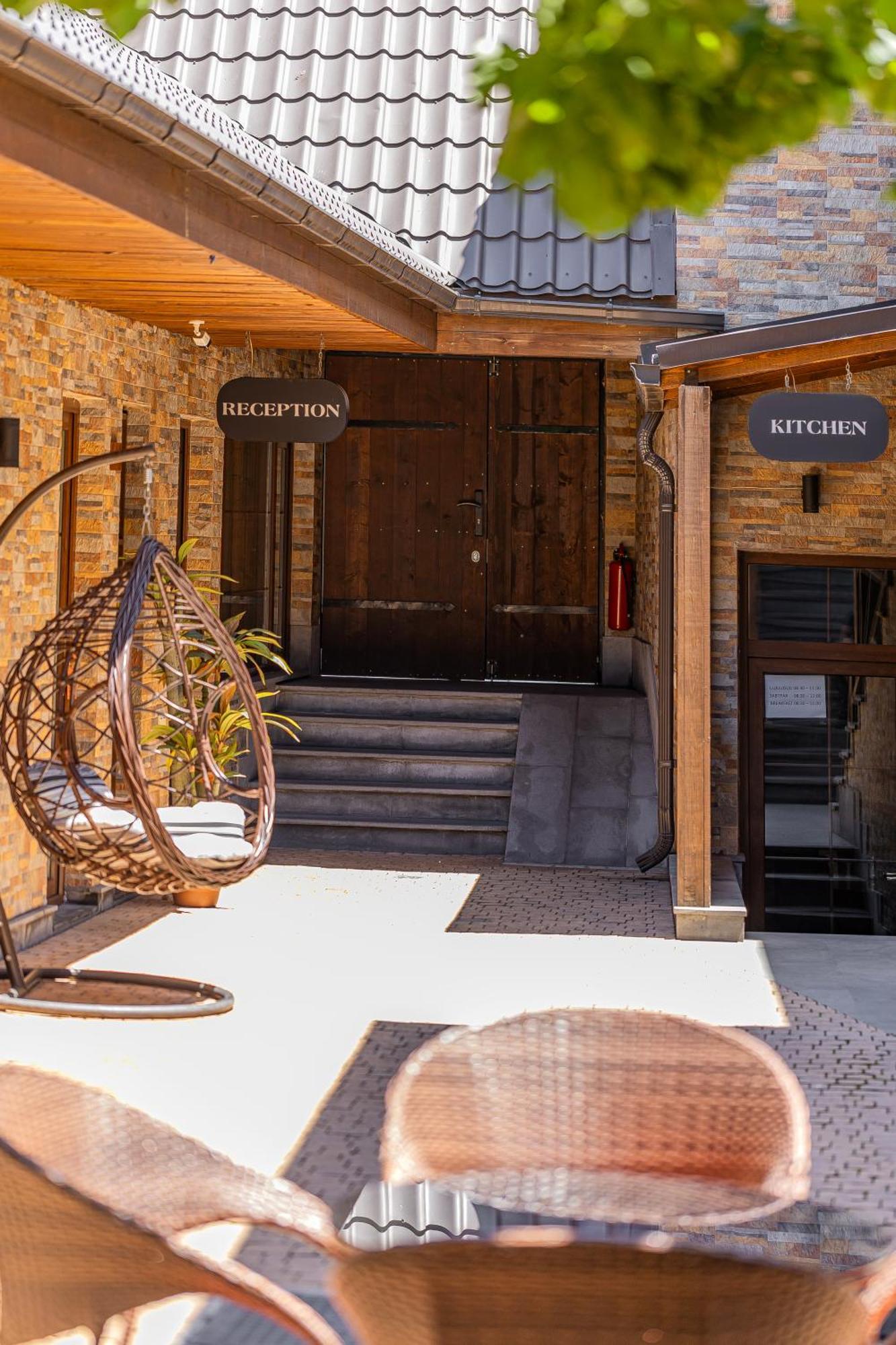 Boutique Living Hotel Ереван Экстерьер фото