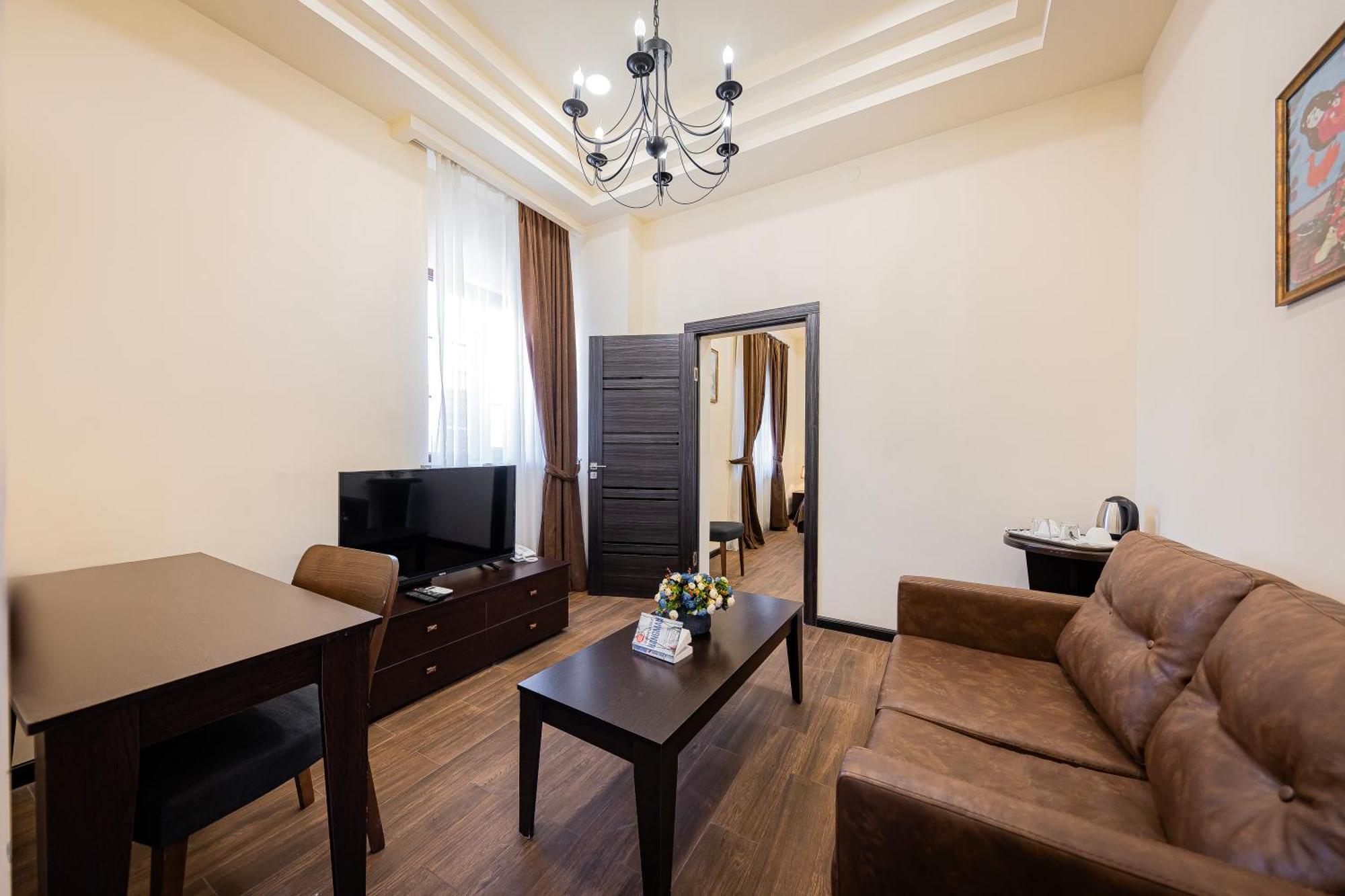 Boutique Living Hotel Ереван Экстерьер фото