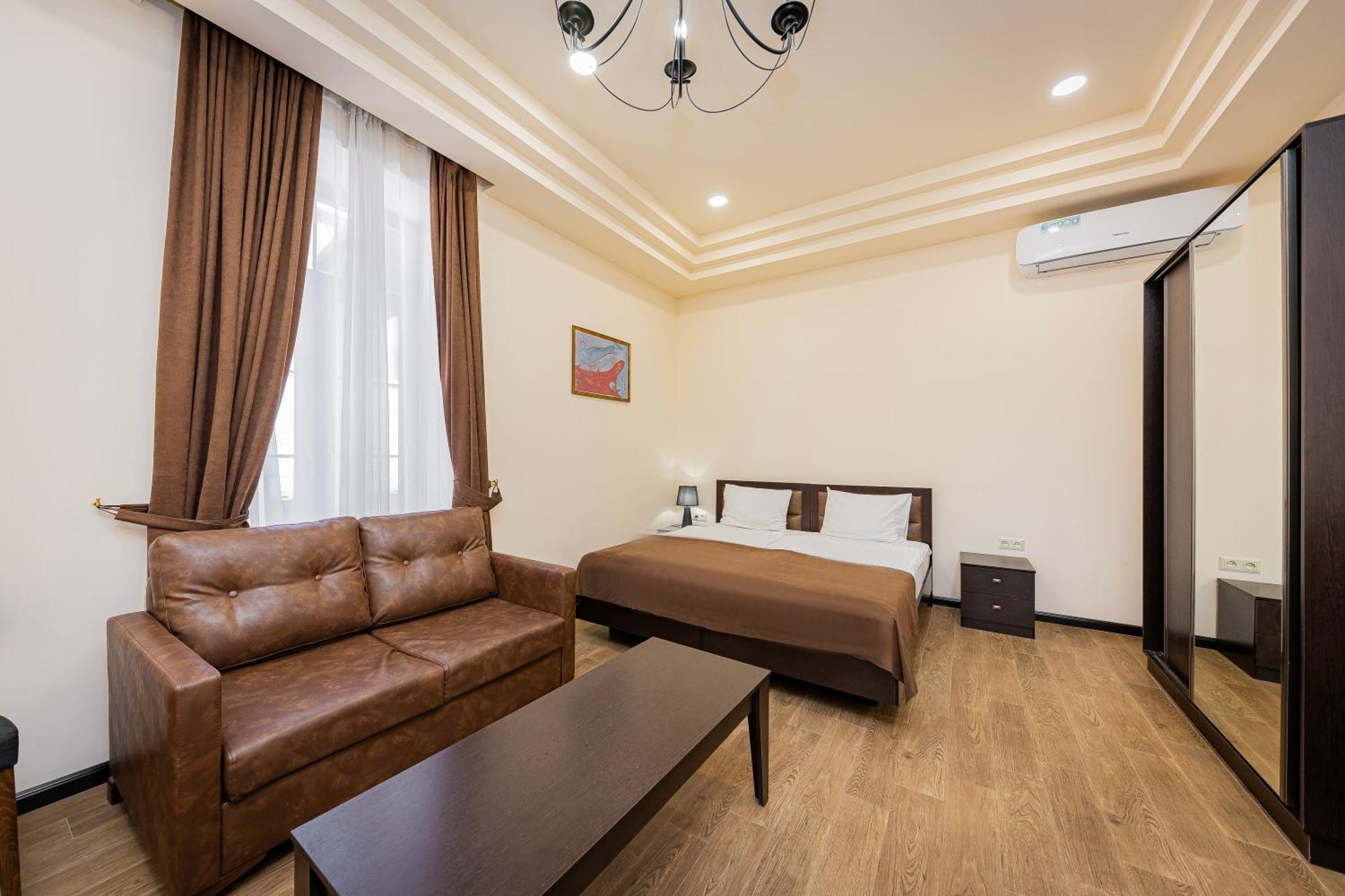 Boutique Living Hotel Ереван Экстерьер фото