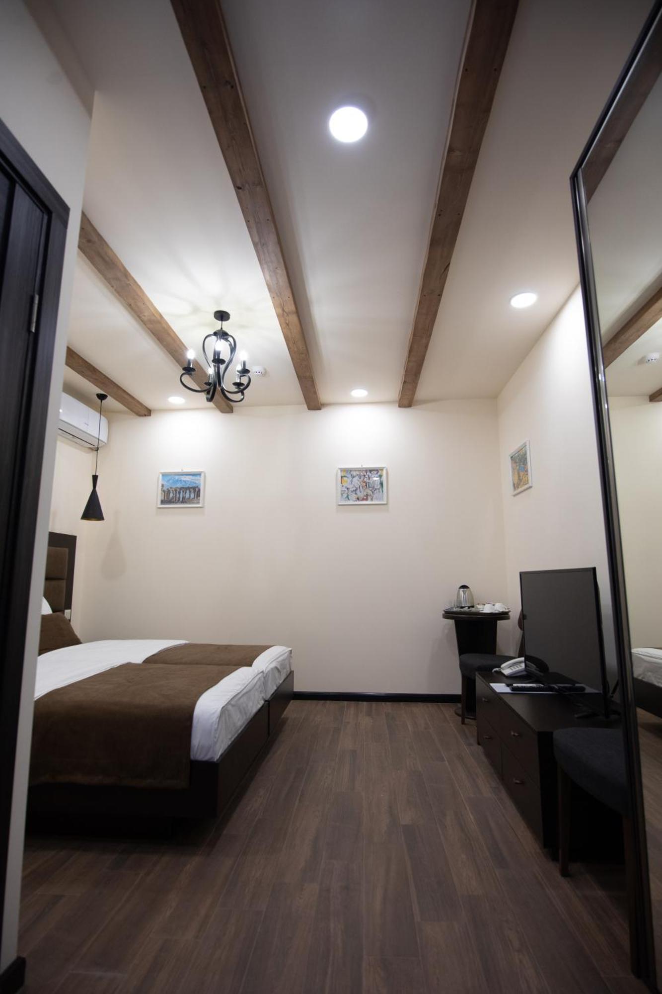 Boutique Living Hotel Ереван Экстерьер фото