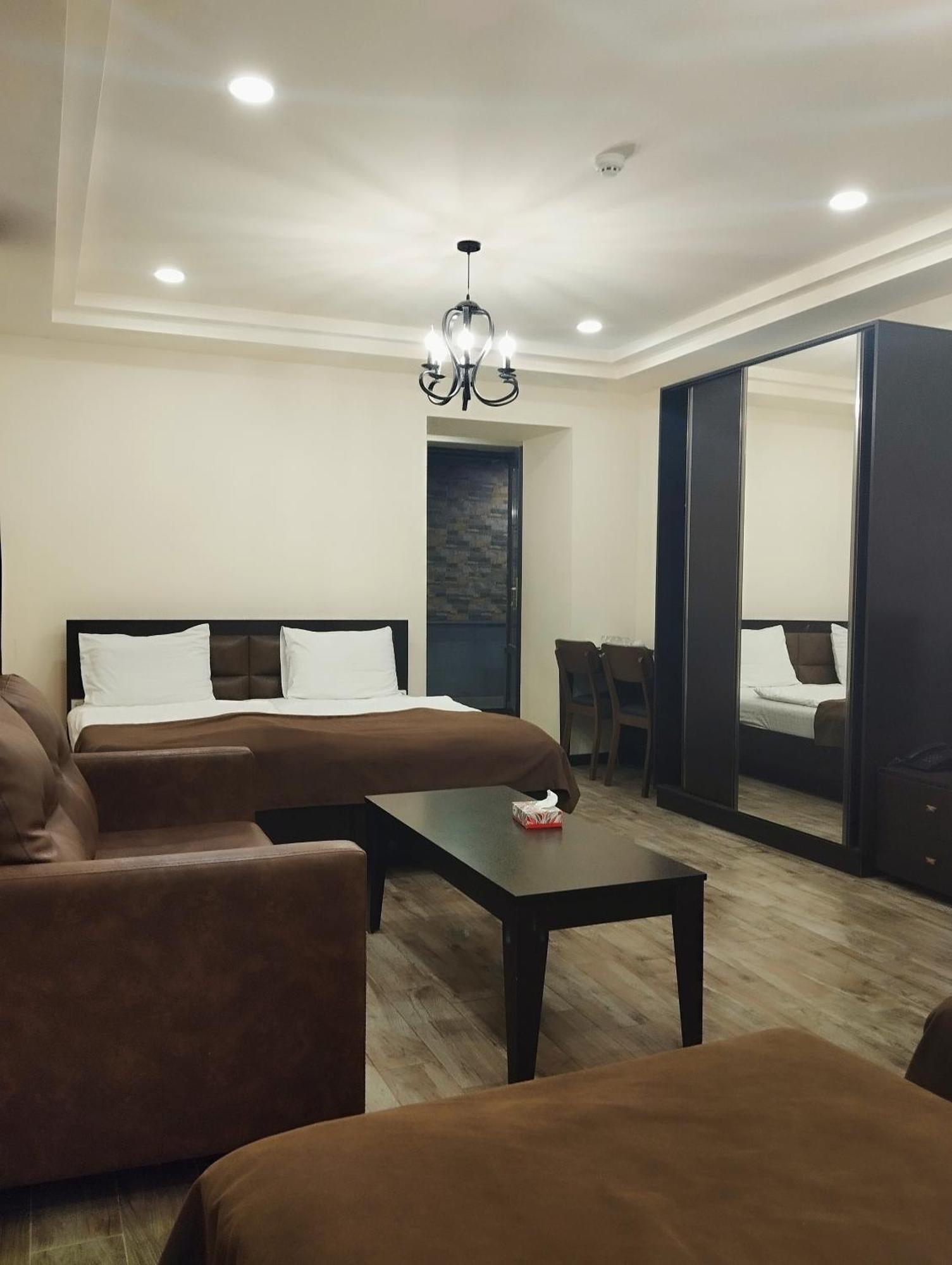 Boutique Living Hotel Ереван Экстерьер фото