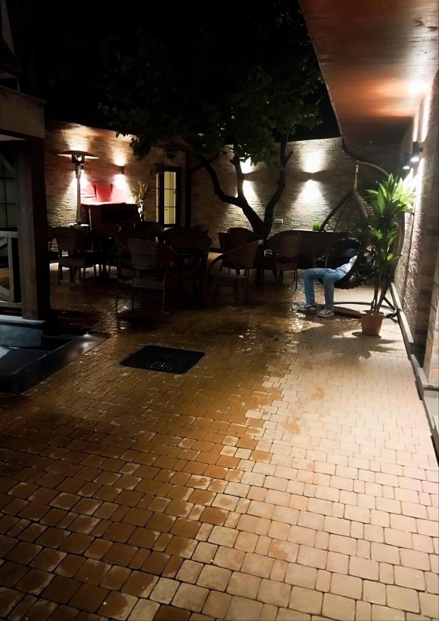 Boutique Living Hotel Ереван Экстерьер фото