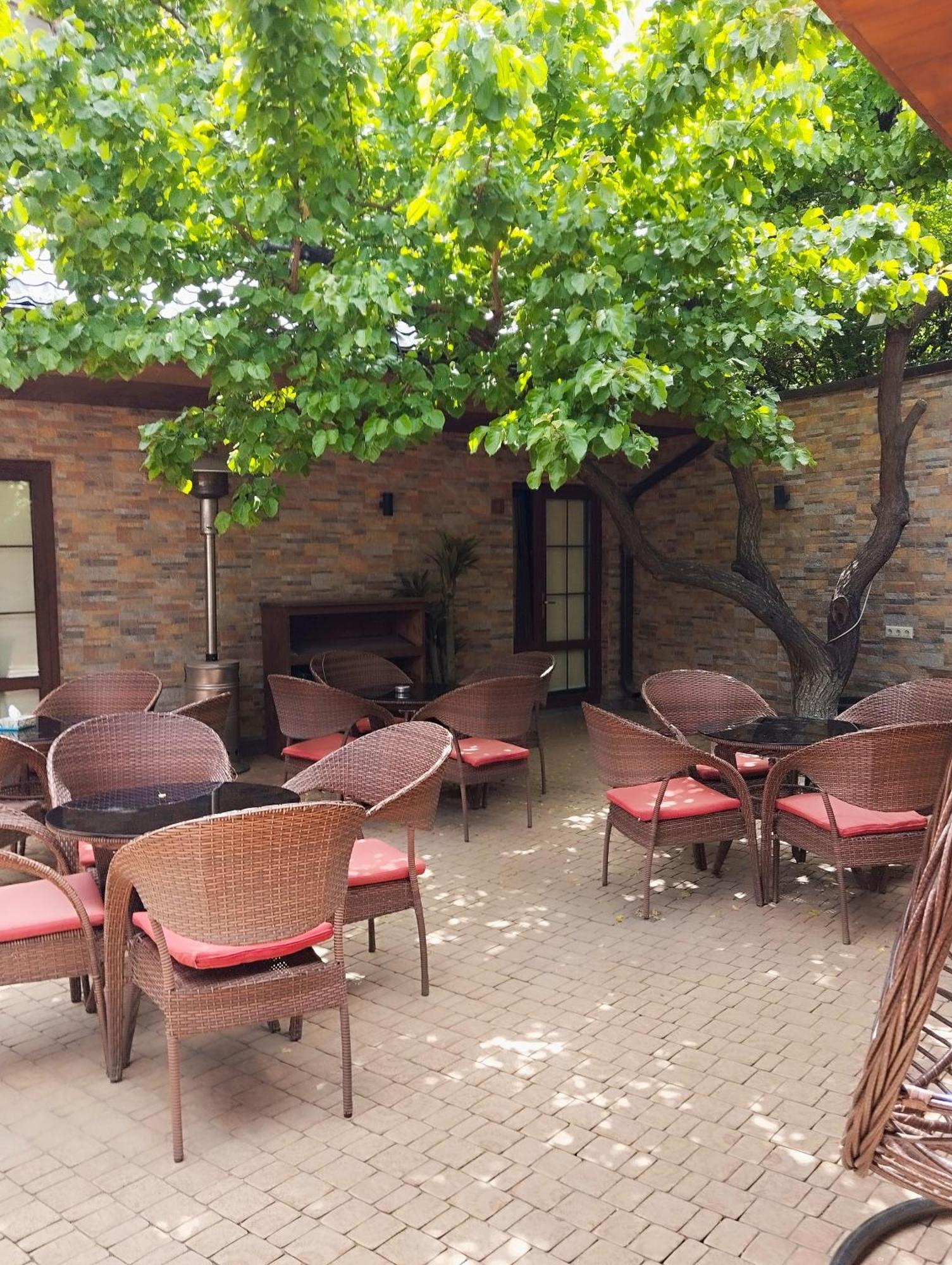 Boutique Living Hotel Ереван Экстерьер фото